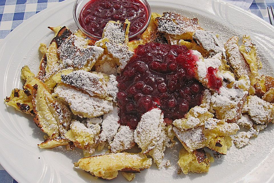 Kaiserschmarren mit Apfel - Aprikosen - Kompott