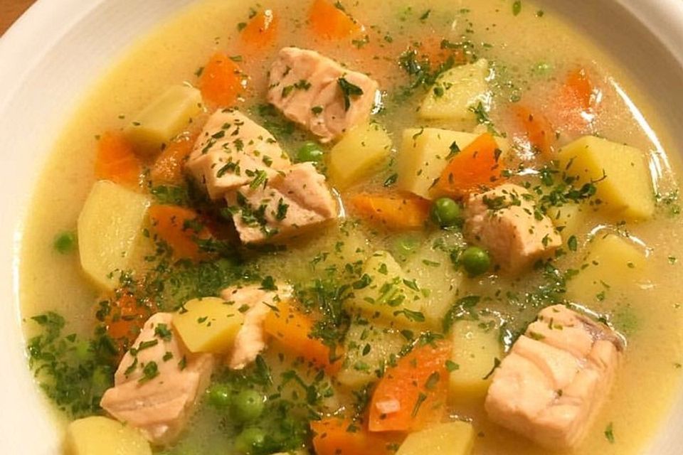 Gemüsesuppe mit Lachs