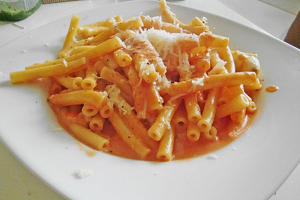 Pasta mit schneller Tomatensauce