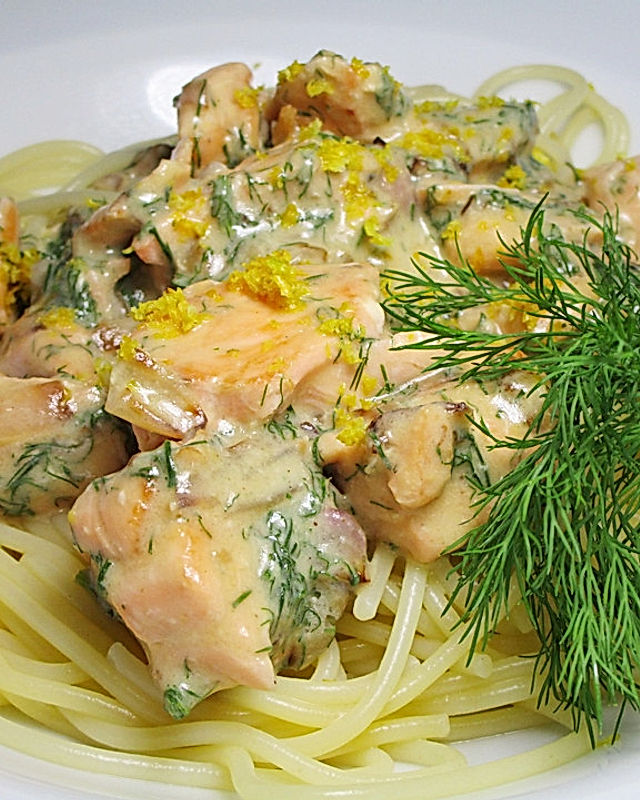 Spaghetti mit Lachs und Zitronensoße