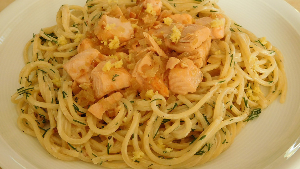 Spaghetti mit Lachs und Zitronensoße von McMoe Spaghetti mit Lachs und Zitronensoße von McMoe