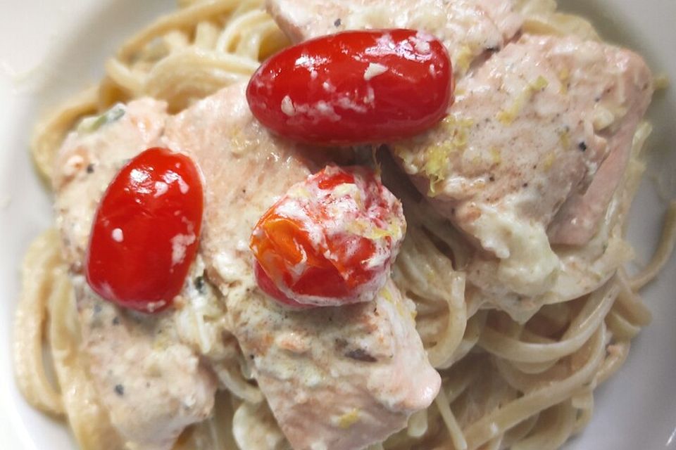 Spaghetti mit Lachs und Zitronensoße