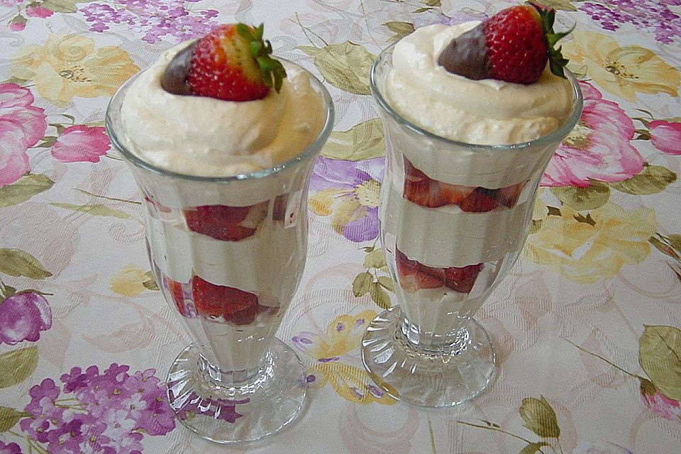 Erdbeeren mit Eierlikörcreme