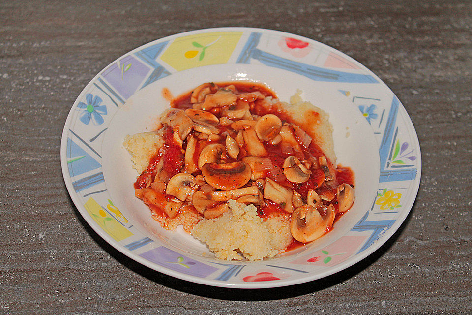 Tomaten - Champignon - Gemüse mit Couscous