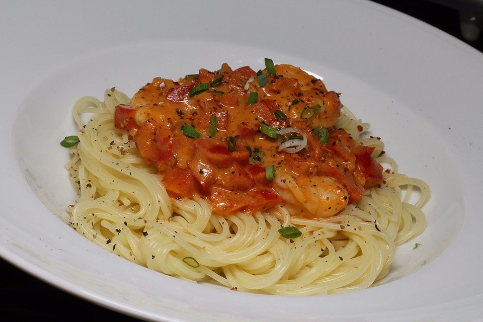 Linguine mit Garnelen und Sahne - Knoblauch - Sauce