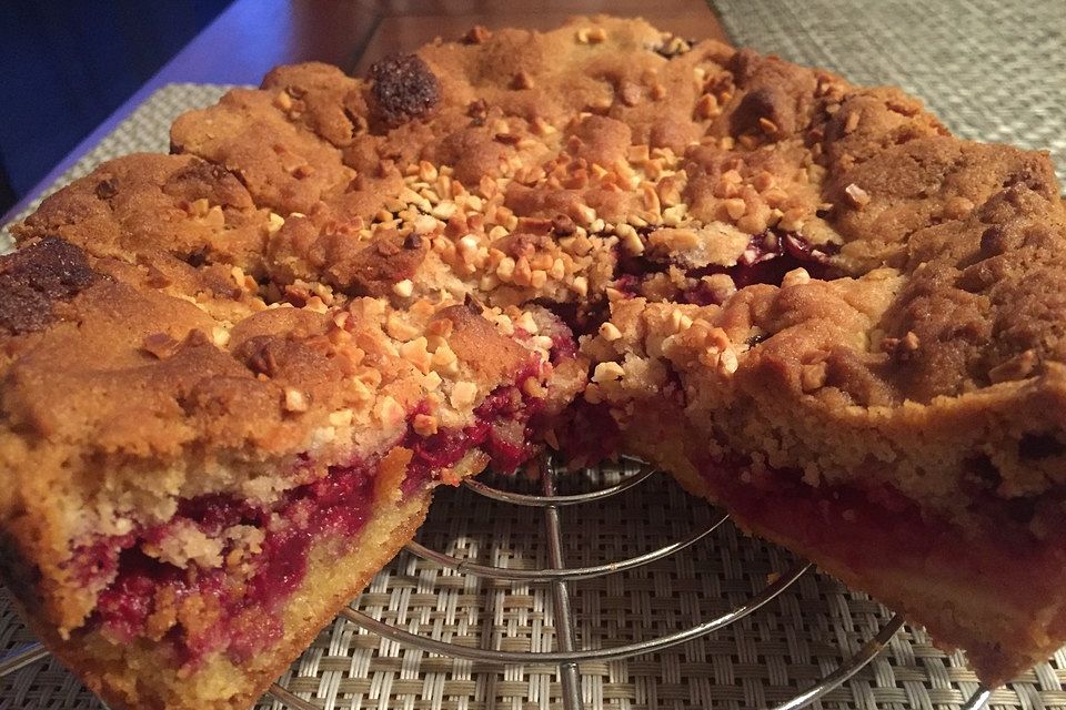 Brombeer-Apfel-Kuchen mit Zimtstreusel