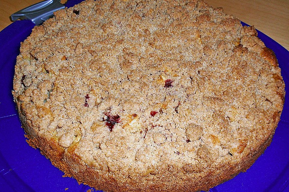 Brombeer-Apfel-Kuchen mit Zimtstreusel