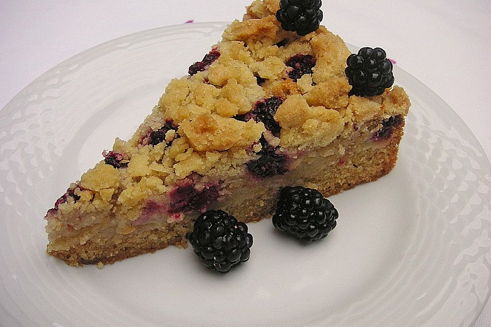 Brombeer-Apfel-Kuchen mit Zimtstreusel