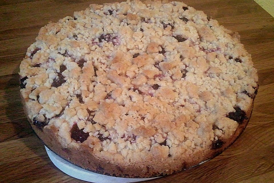 Brombeer-Apfel-Kuchen mit Zimtstreusel