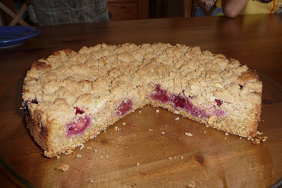 Brombeer-Apfel-Kuchen mit Zimtstreusel