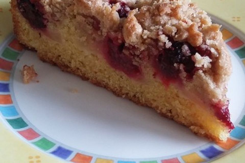 Brombeer-Apfel-Kuchen mit Zimtstreusel