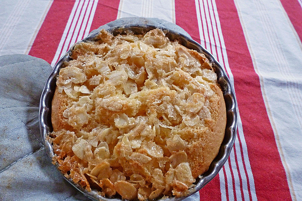 Schneller Blechkuchen mit Obst