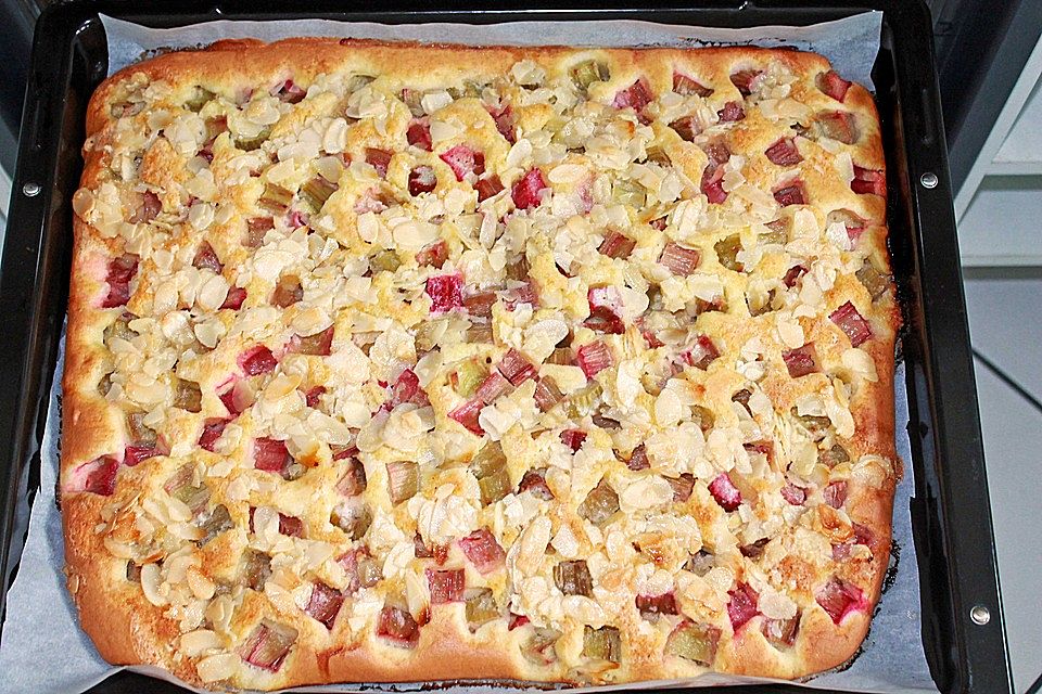 Schneller Blechkuchen mit Obst