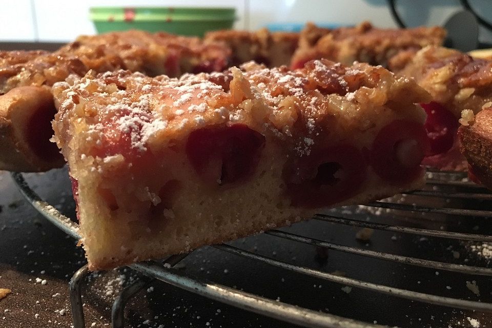 Schneller Blechkuchen mit Obst