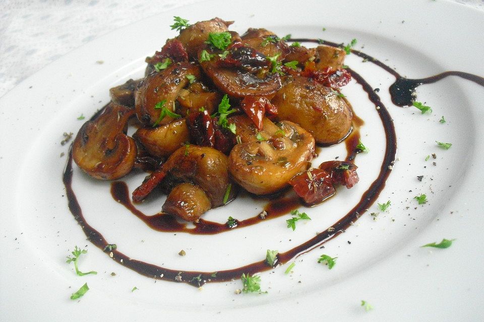 Gebratene Champignons mit getrockneten Tomaten