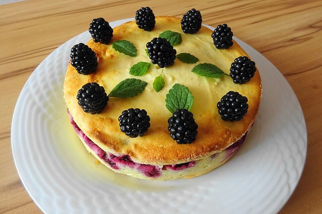 Saftiger Käsekuchen mit Brombeeren von fische242| Chefkoch