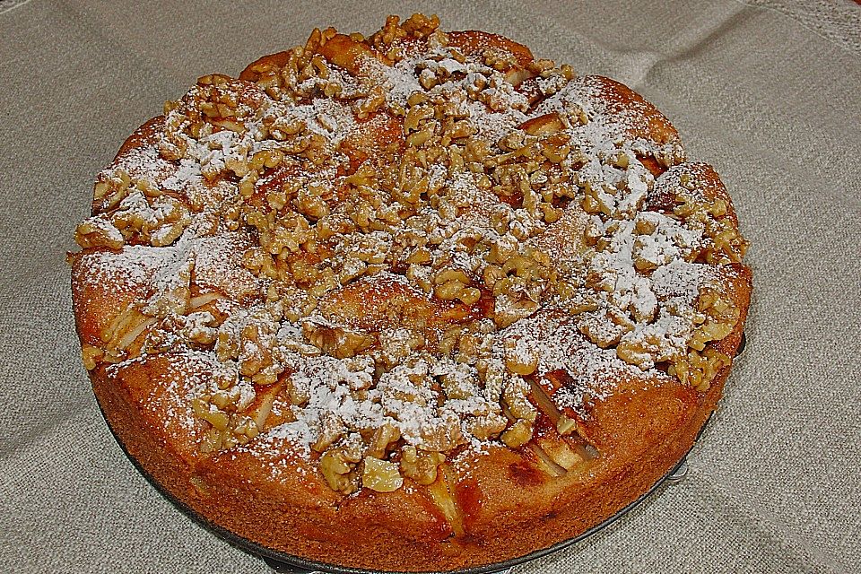 Apfelkuchen mit Walnusskrokant