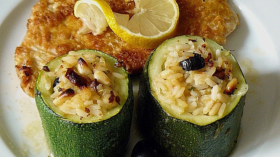 Zucchini gefüllt mit Reis, Basilikum und getrockneten Tomaten von Herta ...