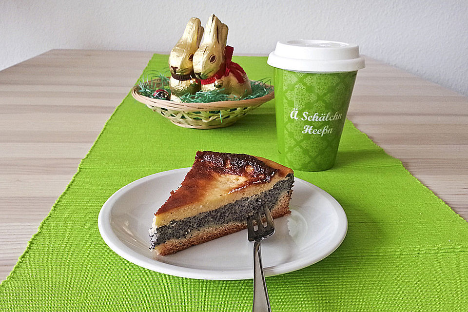 Cremiger Mohnkuchen mit Eierlikör - Rahmguss