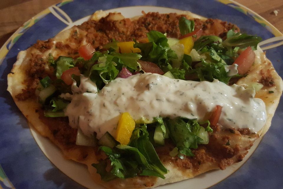 Türkische Pizza aus der  Pfanne