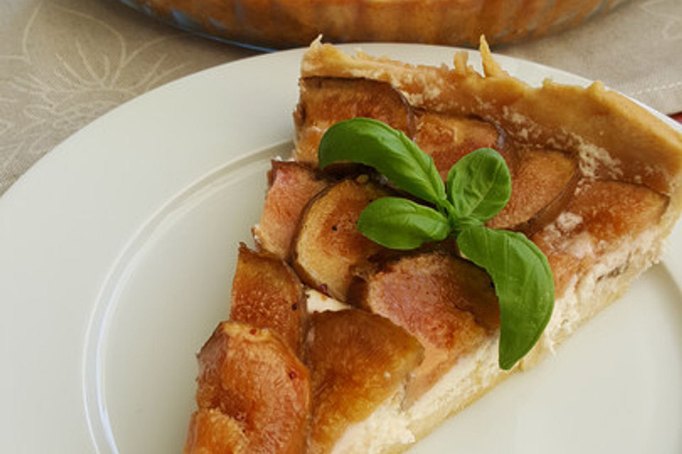 Feigen - Tarte mit Ziegenfrischkäse und Kräutern