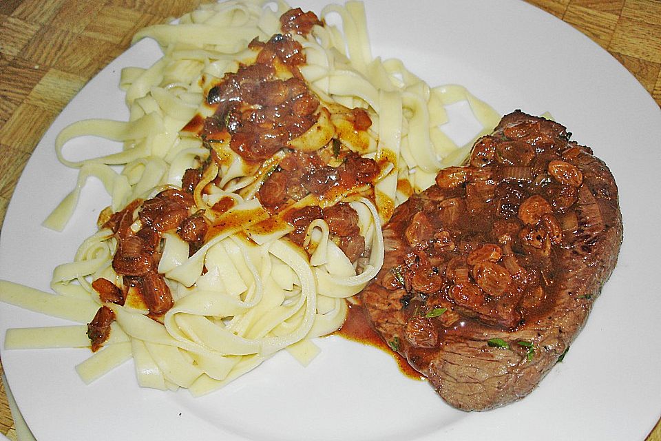 Hirschsteaks mit Portwein - Rosinensauce