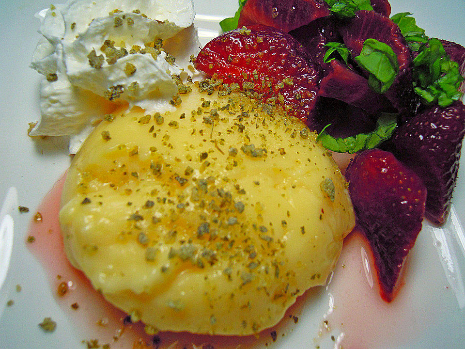 Selbst gemachter Eierlikörpudding mit Schokoladensauce von ...