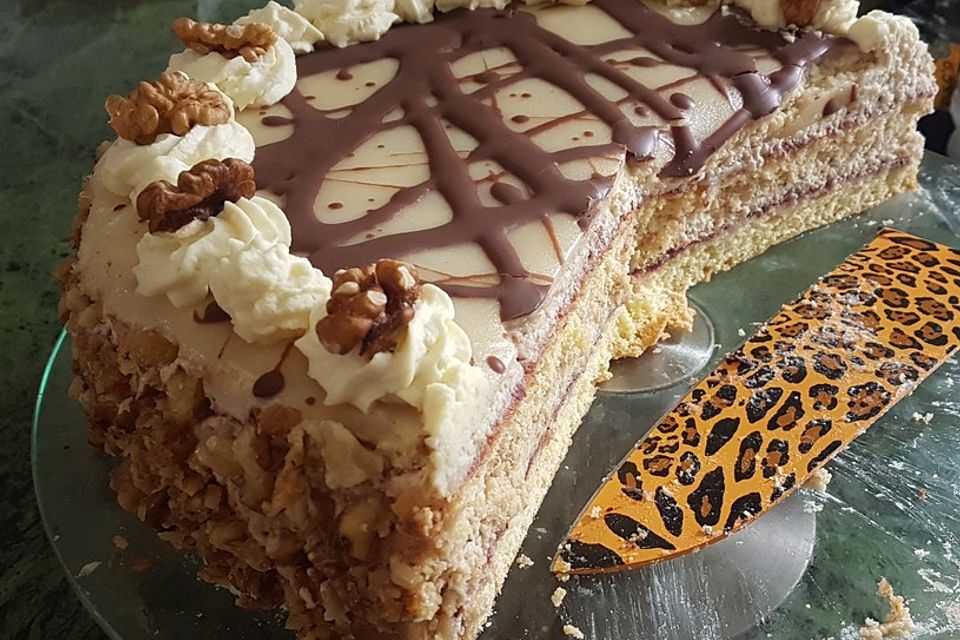 Walnuss - Marzipan - Torte