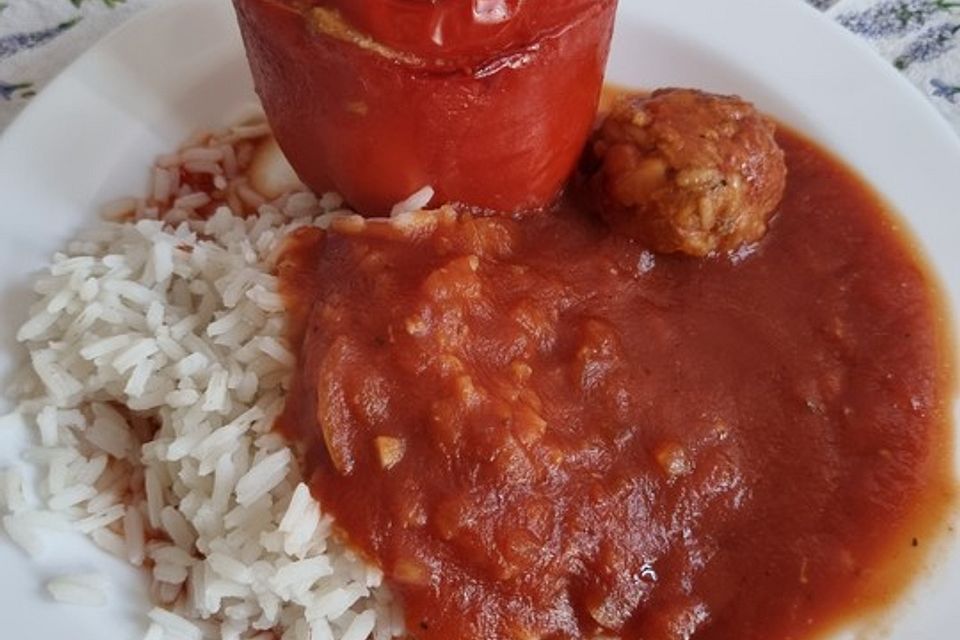 Omas gefüllte Paprika