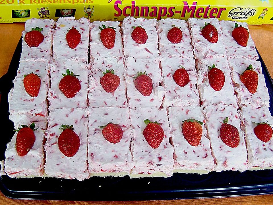 Erdbeer - Schmand - Schnitten von schildi24| Chefkoch