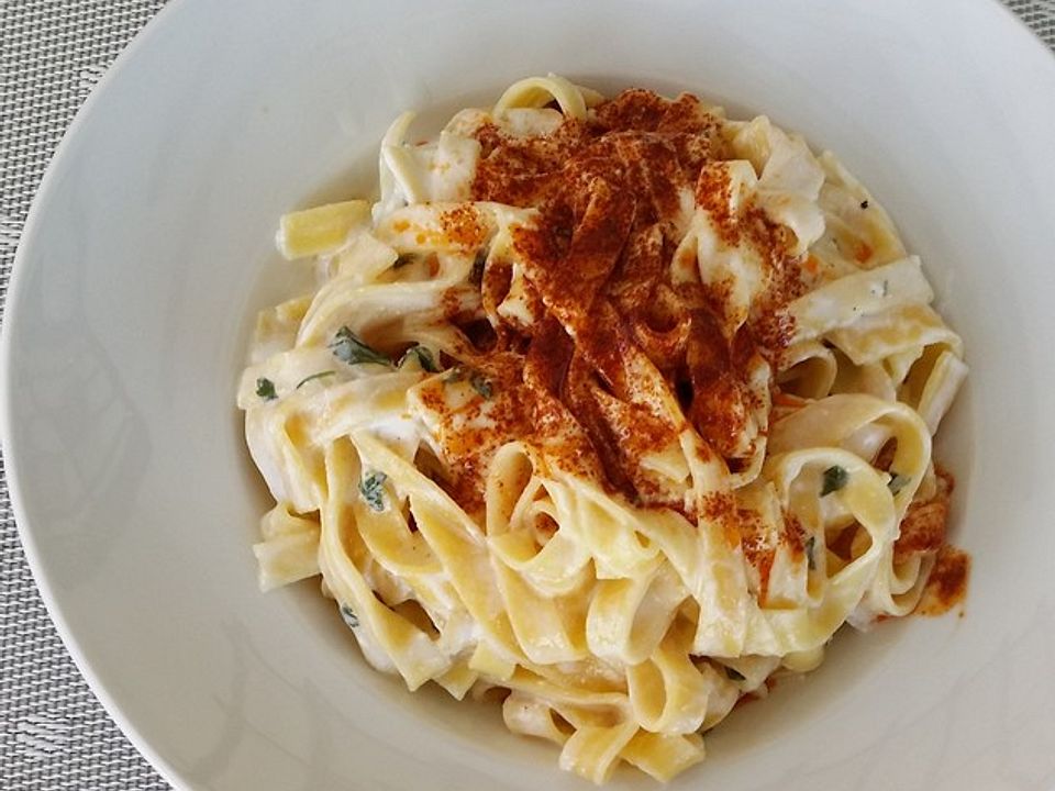 Spaghetti mit Joghurtsauce und Paprikabutter von eve_cyber| Chefkoch