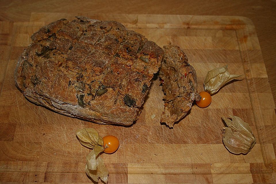 Herzhaftes Oliven - Zwiebel - Brot für einen Grillabend