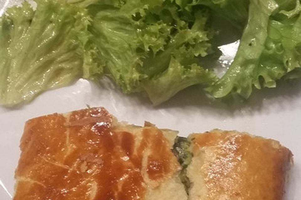 Spinatstrudel mit Schafkäse