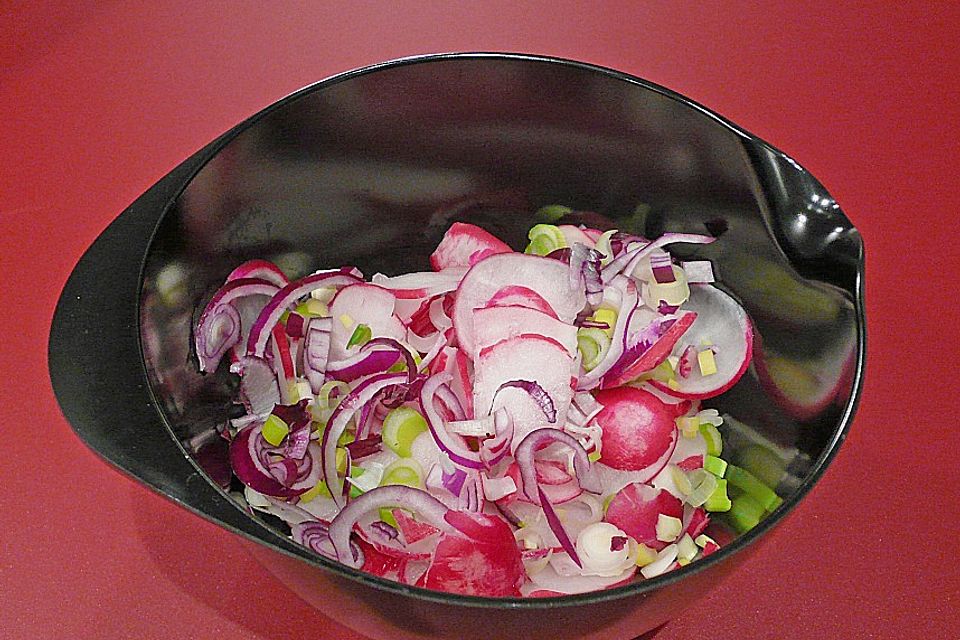Radieschensalat mit Thunfisch Radieschensalat mit Thunfisch
