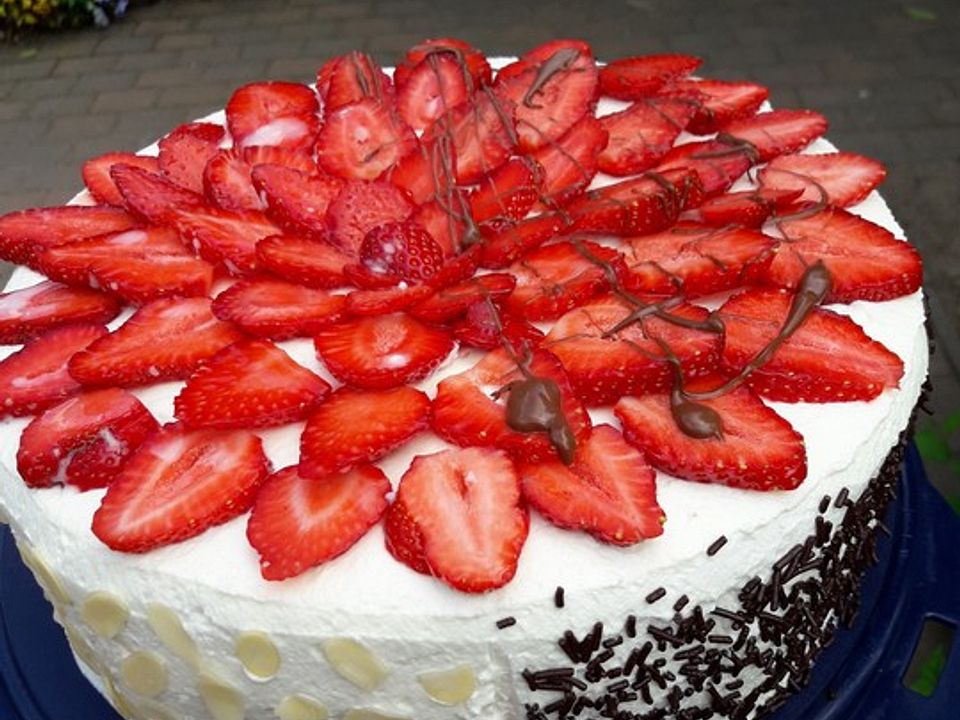 Erdbeer - Sahnetorte von anfieta| Chefkoch Erdbeer - Sahnetorte von anfieta| Chefkoch