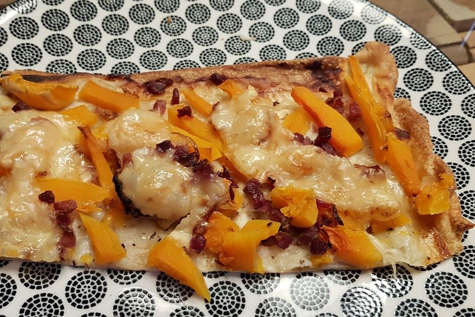 Kürbis - Speck - Flammkuchen Kürbis - Speck - Flammkuchen