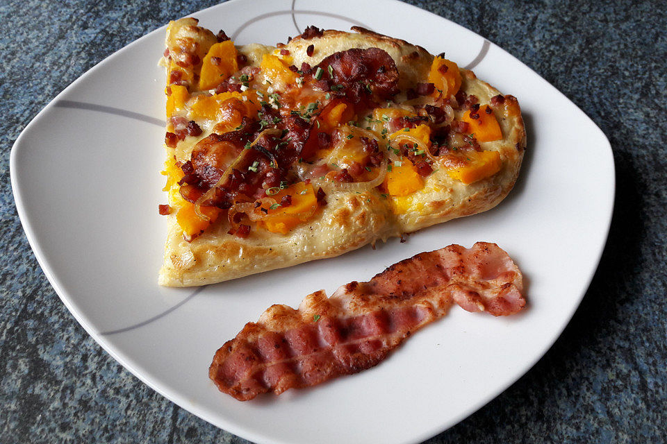 Kürbis - Speck - Flammkuchen Kürbis - Speck - Flammkuchen