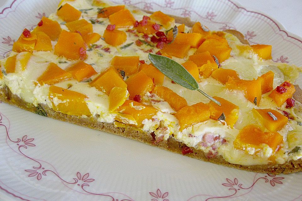 Kürbis - Speck - Flammkuchen Kürbis - Speck - Flammkuchen