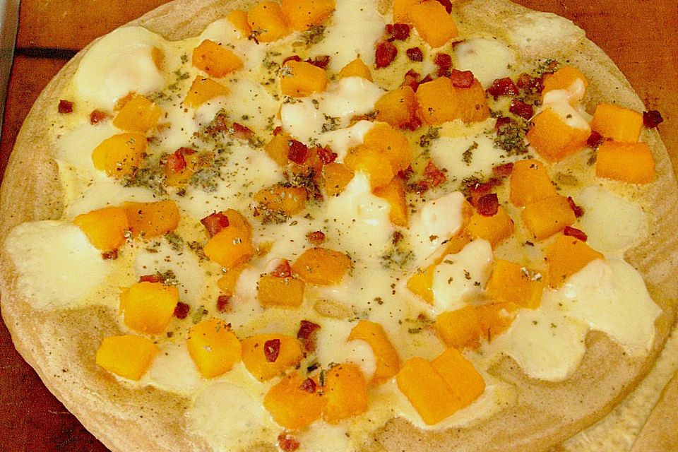 Kürbis - Speck - Flammkuchen Kürbis - Speck - Flammkuchen