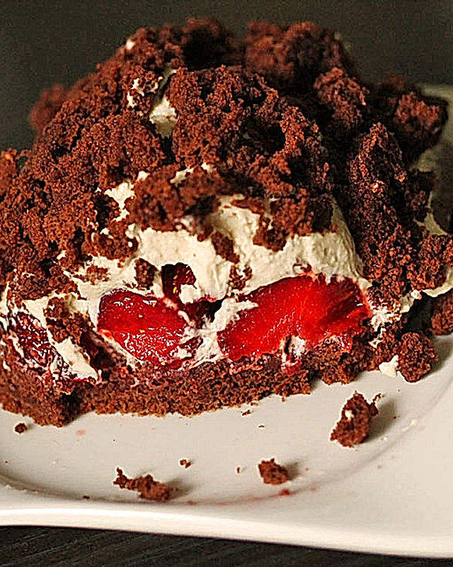 Maulwurf-Torte mit Erdbeeren