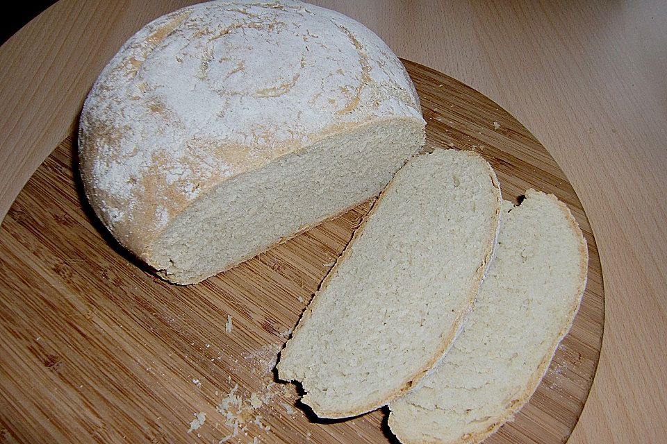 Rundes Krustenweißbrot