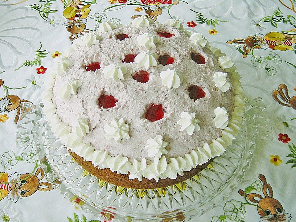 Rotwein - Sahne - Torte mit Cassislikör und Gelee von Bria| Chefkoch