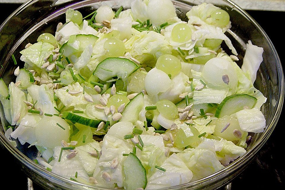 Melonensalat mit Sonnenblumenkernen