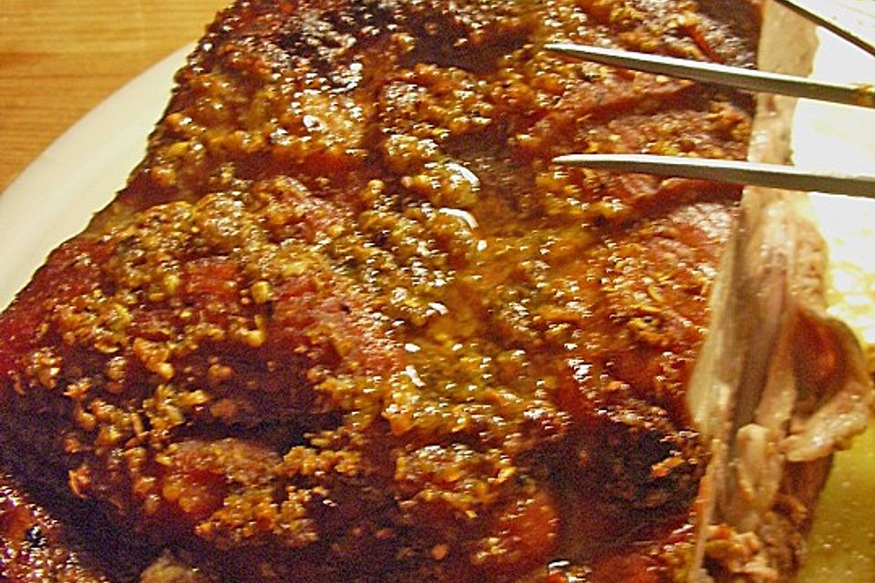 Schweinsbraten vom Hals mit viel Sauce