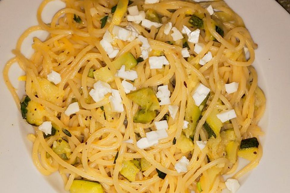 Zucchini-Zitronen-Spaghetti