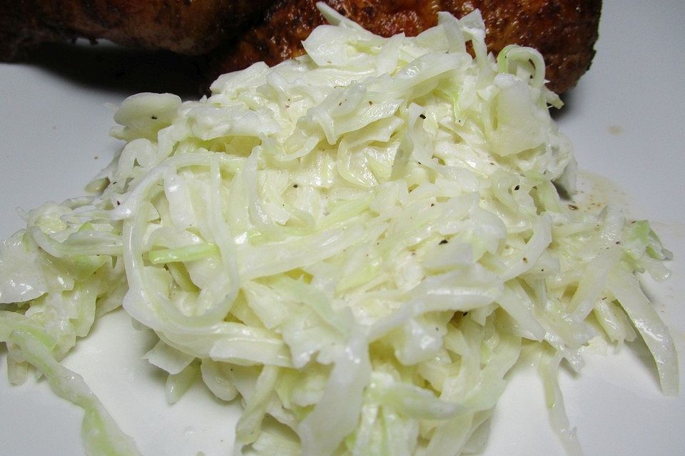 Krautsalat mit Schmand und Joghurt Krautsalat mit Schmand und Joghurt