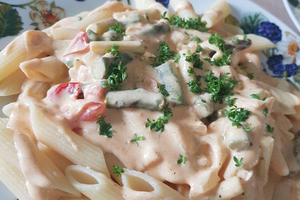 Pasta mit grünem Spargel