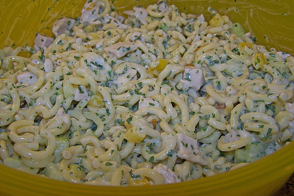 Nudel-Geflügel-Salat