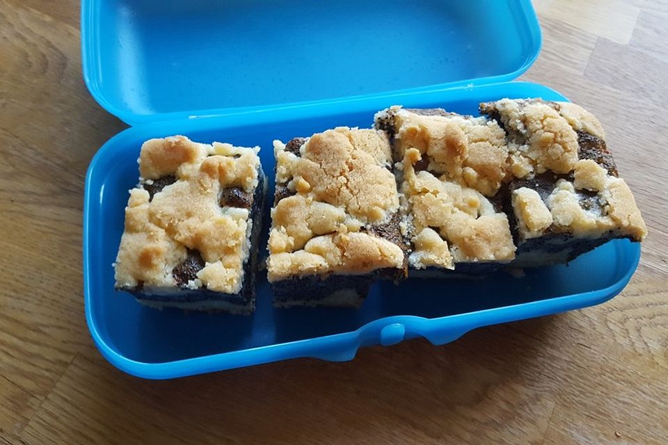 Leckerer Mohnkuchen mit Grieß Leckerer Mohnkuchen mit Grieß