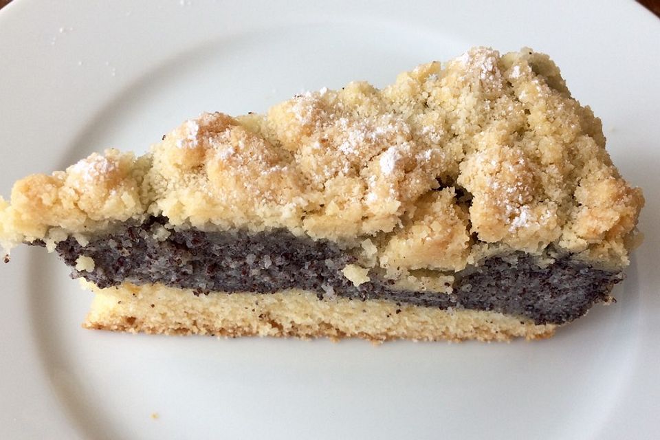 Leckerer Mohnkuchen mit Grieß Leckerer Mohnkuchen mit Grieß